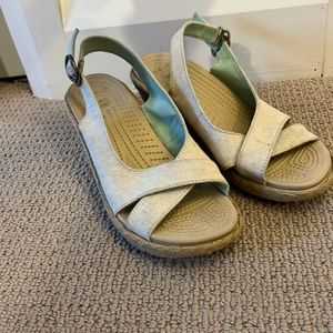 Crocs platform jute shoes - size 8W